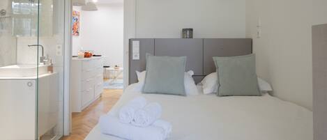 1 chambre, fer et planche à repasser, Wi-Fi gratuit, draps fournis