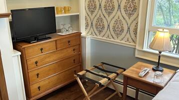 1 slaapkamer, een bureau, een strijkplank/strijkijzer, gratis wifi