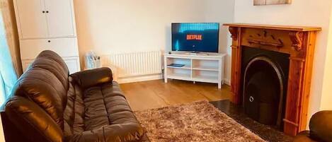 Télévision, cheminée