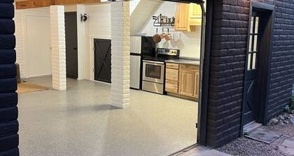 Horse friendly Mountain Hideaway under the rim with scenic views!