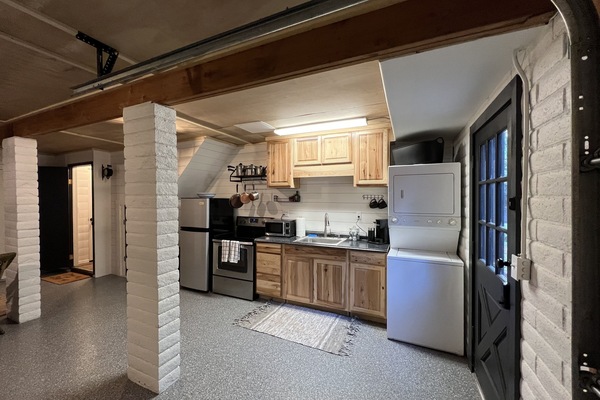 ثلاجة، ميكروويف، فرن، موقد طهي مسطح