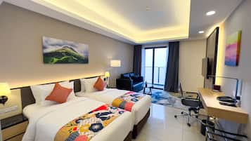 Executive Studio Suite, 1 Bedroom, Balcony | 1 bedroom, Egyptian cotton sheets, premium bedding, free minibar