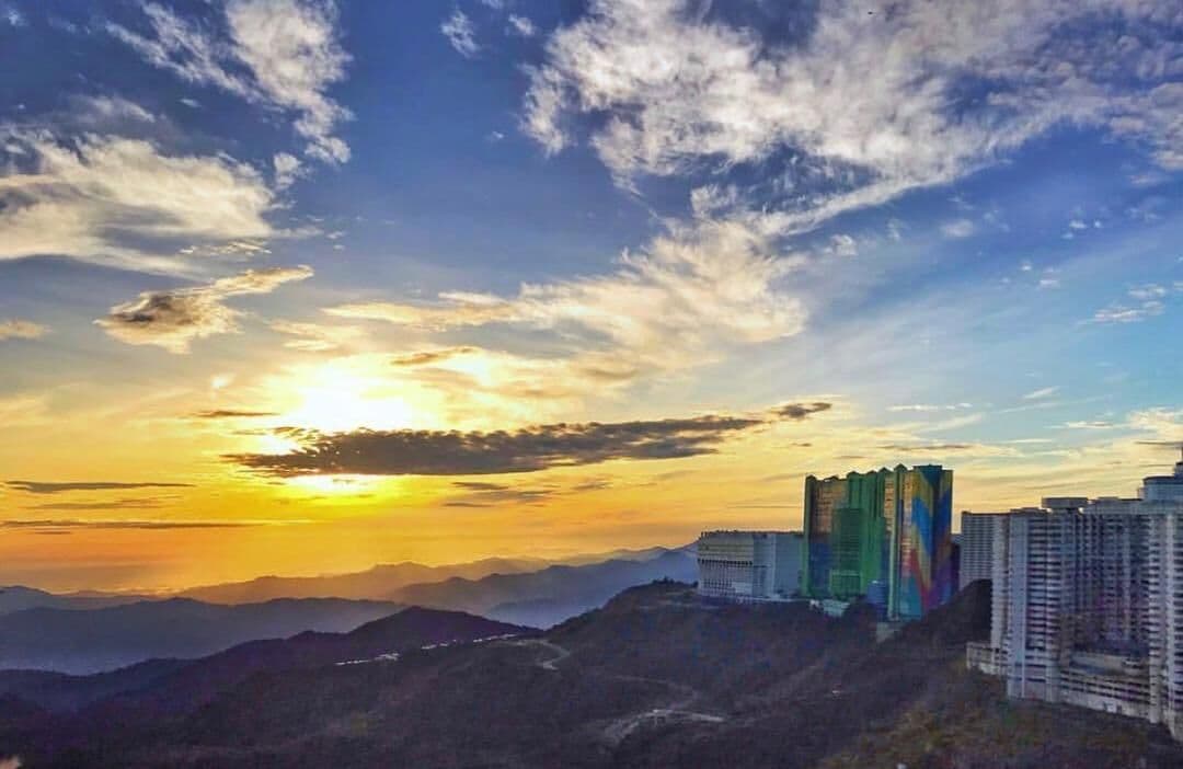 ملاءات من القطن المصري وأغطية فراش متميزة وعناصر مجانية داخل الميني بار