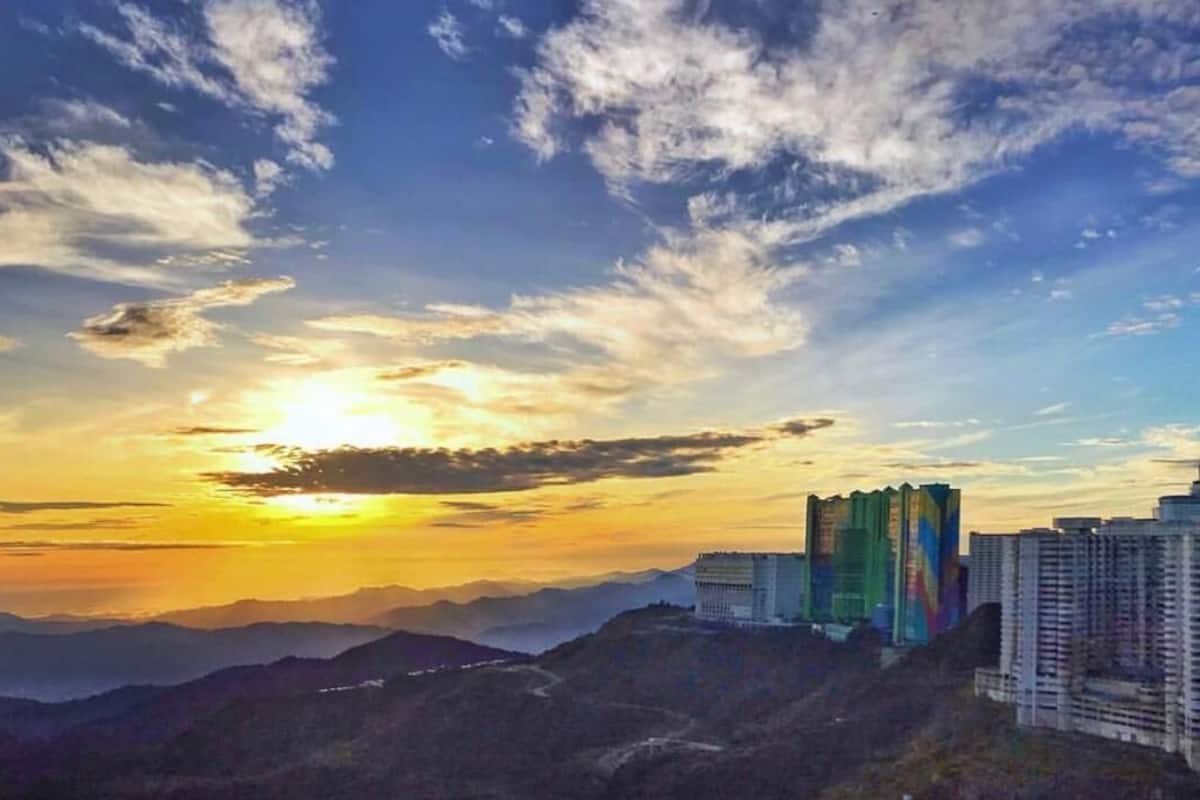 ملاءات من القطن المصري وأغطية فراش متميزة وعناصر مجانية داخل الميني بار