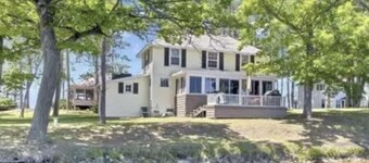 Peaceful, Private Lakeside Retreat on Beautiful Long Lake