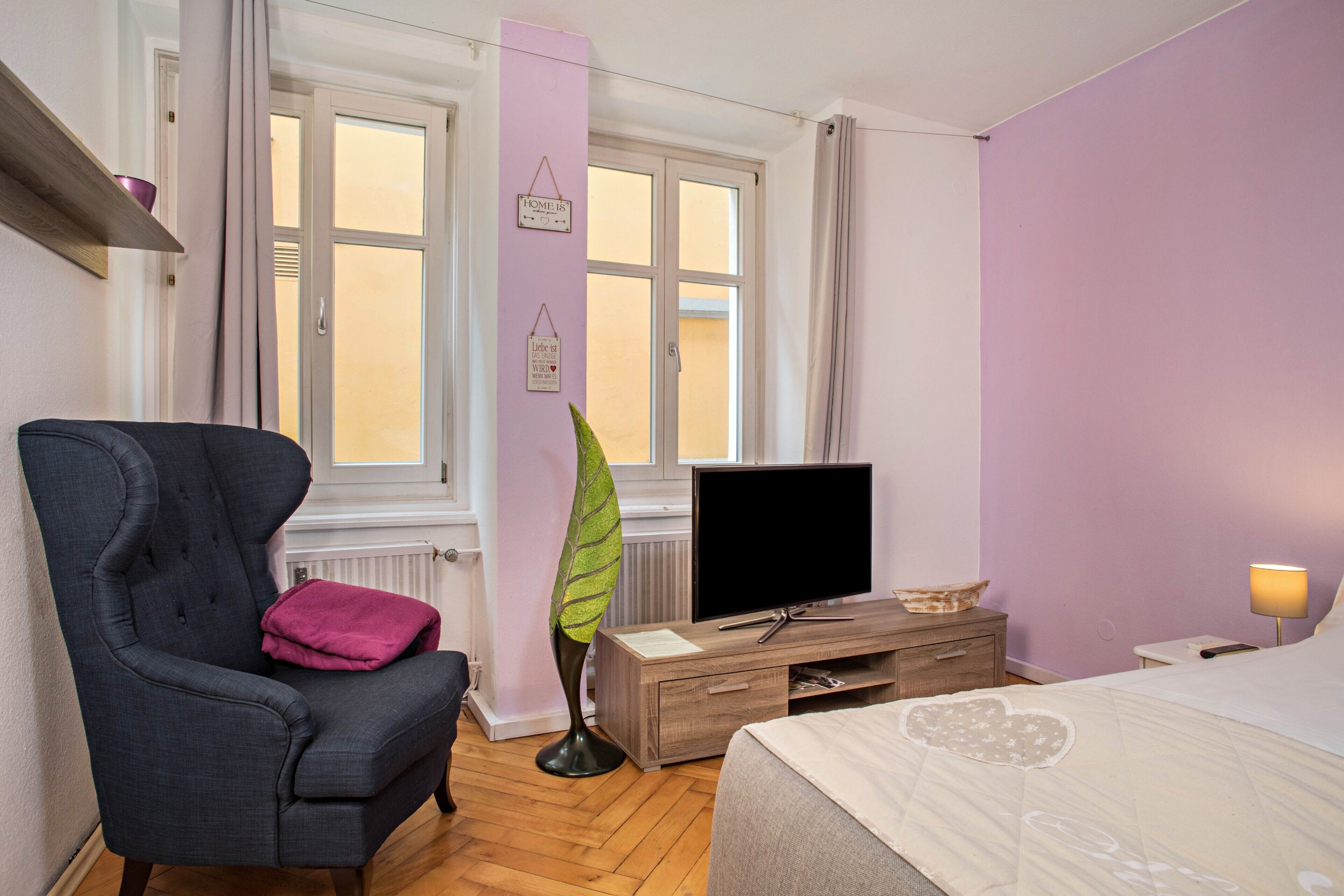 1 室のベッドルーム、WiFi (無料)、ベッドシーツ