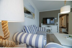 TV - Apartment 'Boddenkieker 12' close to the Sea with Terrace & Wi-Fi (Zingst)