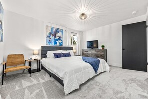 5 bedrooms, desk, iron/ironing board, free WiFi
