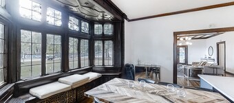 Charming cottage with pool, patio, central AC & fitness area