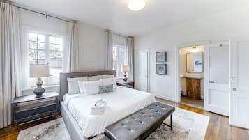 4 bedrooms, iron/ironing board, internet, bed sheets