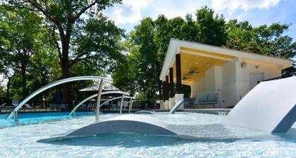 Charming cottage with pool, patio, central AC & fitness area