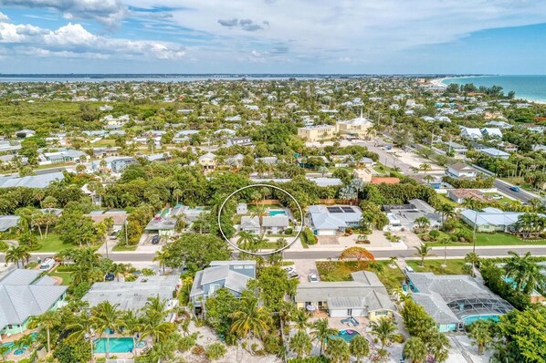 Exterior - Hav'Anna Holiday: 2 Blocks to Beach! North End! Private Pool by Anna Maria Life Vacation Rentals (Anna Maria)