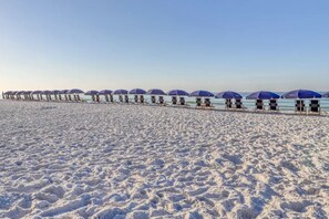 On the beach - Windancer! Experience the Emerald Coast! (Miramar Beach)