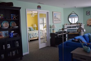 4 bedrooms, iron/ironing board, free WiFi