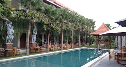 Suspicious Deluxe Double Room @ North Wing Canggu Resort