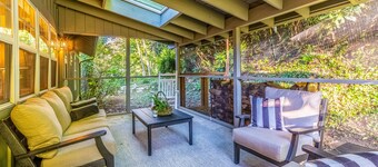 Dog-friendly cottage with a game room, washer/dryer, central AC, & gas fireplace