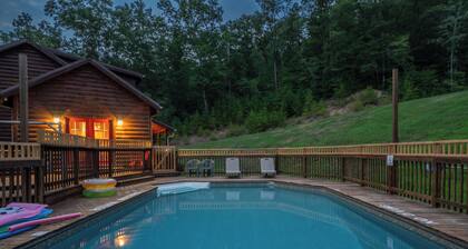 Pool Table | High Speed WiFi | Starry Mountain Night | Secluded Cabin | Red River Gorge, Kentucky!