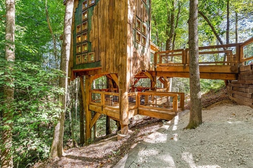 Amazonia- Pet Friendly, Firepit, Outdoor Shower