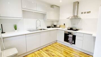 Fridge, microwave, oven, stovetop