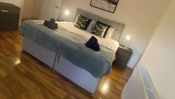 2 bedrooms, iron/ironing board, free WiFi, bed sheets