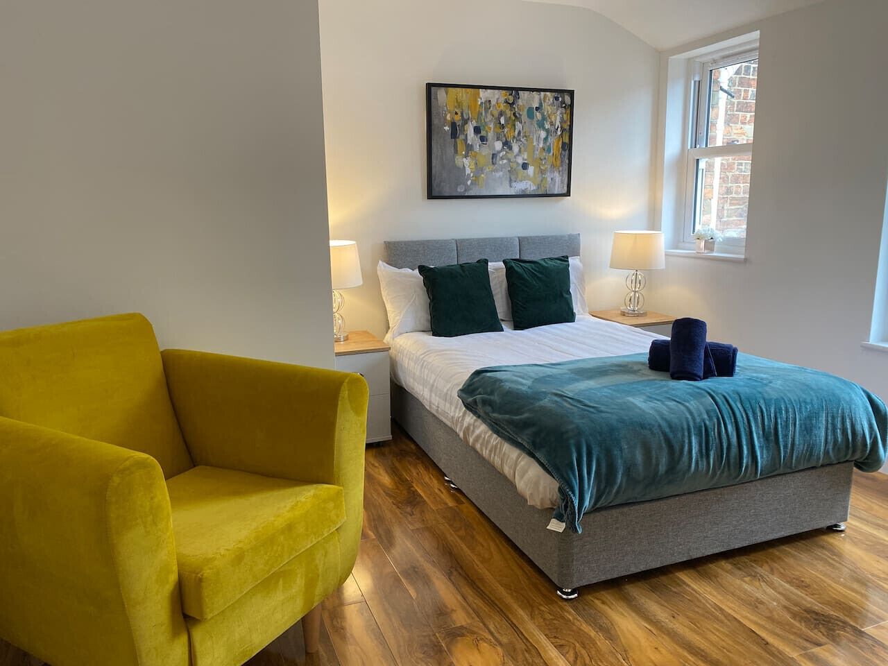 Iron/ironing board, free WiFi, bed sheets