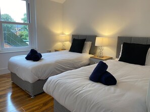 2 soverom, strykejern/-brett og wi-fi (inkludert)