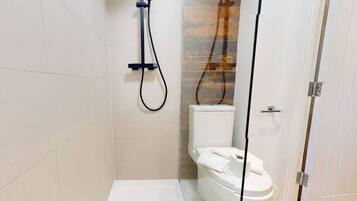 Free toiletries, hair dryer