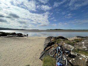 Beach - River Vista Retreat: ⭐️⭐️ ~NEW~ Luxury Apart. with Views, Parking & Bike storage⭐️⭐️ (Backbarrow, Newby Bridge)