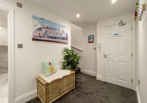 Apartment | 2 bedrooms - A Stones Throw By My Getaways (Brighton)