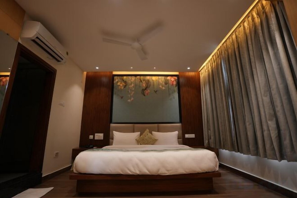 Egyptian cotton sheets, premium bedding, down duvets, memory-foam beds