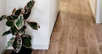 Port of Sale, town centre 5KM drive