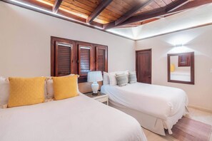 5 Schlafzimmer, Schreibtisch, Bügeleisen/Bügelbrett, kostenloses WLAN