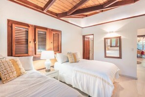 5 bedrooms, iron/ironing board, free WiFi, bed sheets