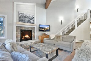 TV, fireplace - True Ski-In/Ski-Out on 4 O’Clock Run | Tyra Summit (Breckenridge)