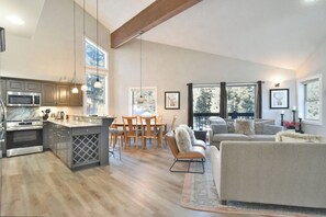 Interior - True Ski-In/Ski-Out on 4 O’Clock Run | Tyra Summit (Breckenridge)