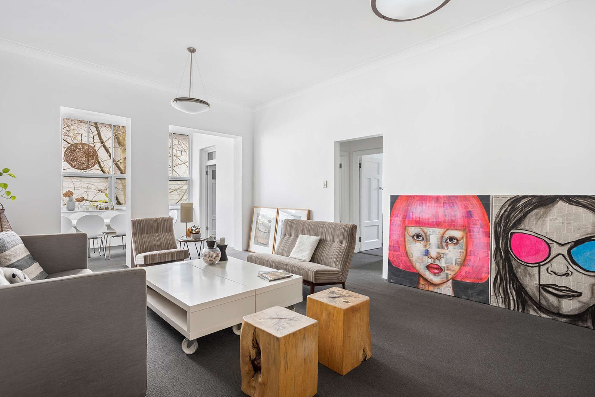 Delightful light and bright Art Deco apartment in the heart of Bondi