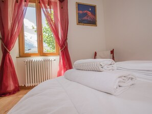 4 bedrooms, free WiFi, bed sheets