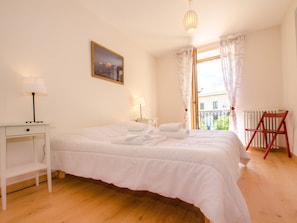 4 bedrooms, free WiFi, bed sheets