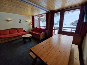 Unclassified image, 5 of 18, button - Large South Apt · Ski-in/out · Balcony · 8 pers. (La Plagne)