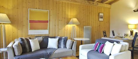 Una televisión, un reproductor de DVD