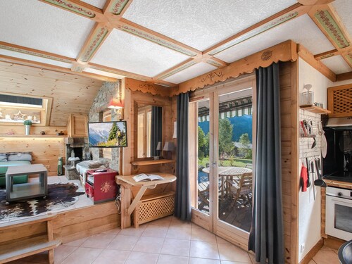 Beautiful duplex with garden in Chamonix, 4 people, pets allowed, parking, wifi
