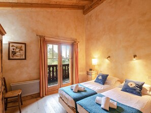 6 quartos, Wi-Fi de cortesia, roupa de cama
