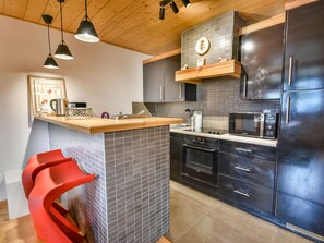 Fridge, microwave, dishwasher