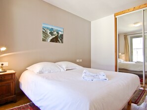 3 bedrooms, free WiFi, bed sheets - Charming duplex in central Chamonix with wifi and pets allowed (Chamonix-Mont-Blanc)