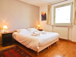 3 chambres, accès au Wi-Fi (inclus), literie fournie