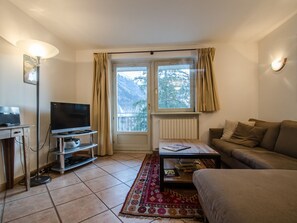 TV, DVD player