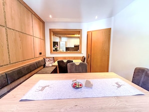 Dining - Apart M&M by Interhome (See)