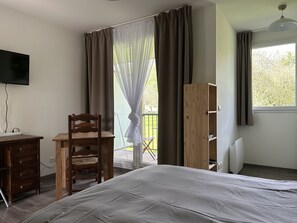 1 Schlafzimmer, Schreibtisch, WLAN, Bettwäsche