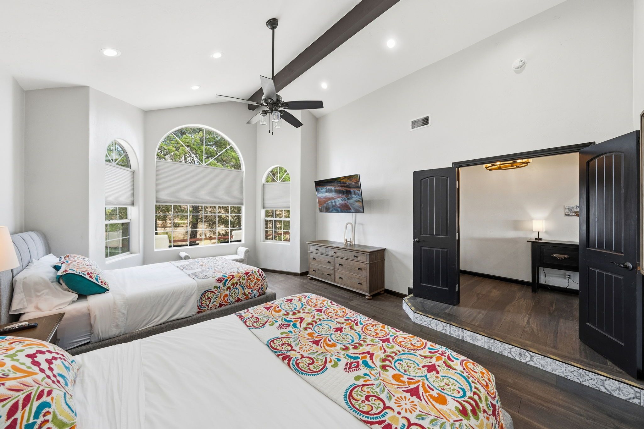 5 bedrooms, iron/ironing board, travel crib, WiFi (free)