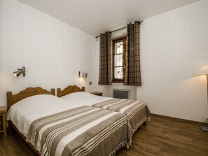 2 bedrooms, free WiFi, bed sheets